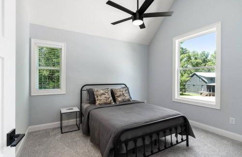 New Home, Dock, Home Theatre Projector, Hot Tub, Fire Pit, Kayaks - Foto 17