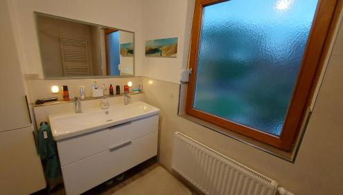 Schönes wohnen im Grünen - Foto 2