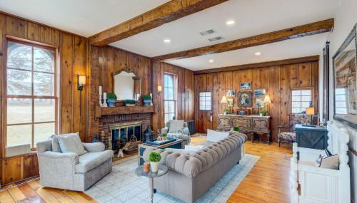 Historic Brookfield Farm Home about 14 Mi to Milwaukee - Foto 4