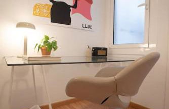 Stunning Designer 2 Bed Apt in Glorious Gràcia - Photo 9