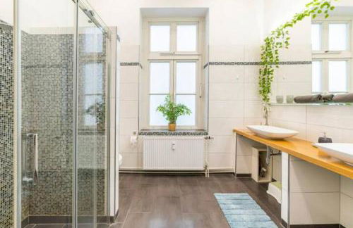 Großzügige 185m2-Altbauwohnung in Bestlage 7Zimmer-2Bäder-2Küchen-2WCs - Foto 39