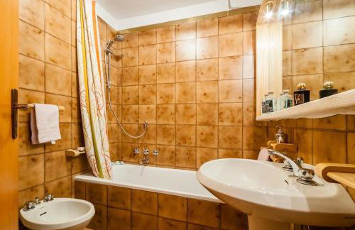 Elegant and Cozy Apartment in the Heart of Cervinia - Photo 26