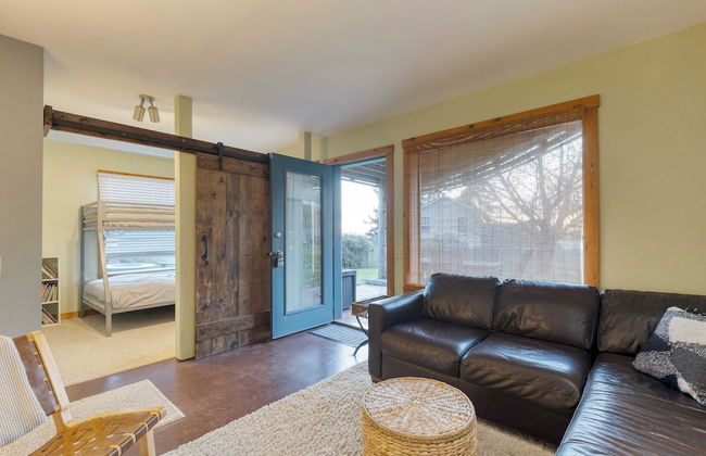 Deck Views, Fire Pit, Pool, 3 Mins to Beach Madrona Tree Retreat by Avantstay - Foto 22