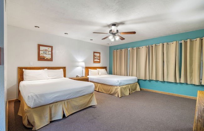 Roundhouse Resort - Photo 19