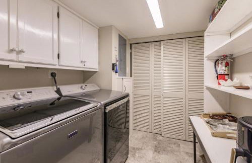 1055-805 8th Floor Condo with Abundant Light - Foto 27