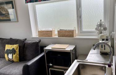 Taylor Way - Superb Apartment with Living Room and Private Gated Parking - Foto 7