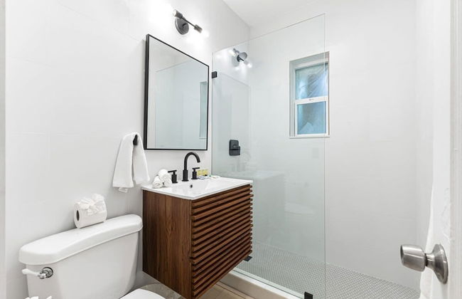 Welcoming Airbnb Walkig Distance to Las Olas Blvd - Photo 14