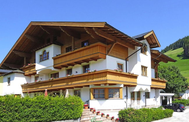 Apartment in Filzmoos Near Ski Amade - Photo 9