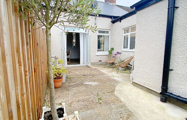 Captivating 2-bed Cottage in Roker Sunderland - Photo 20