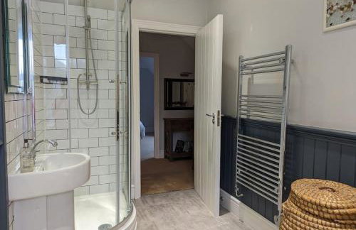 Pencartref Apartment - 4 Bedrooms, 3 Bathrooms, Sleeps 7-8 - Foto 13