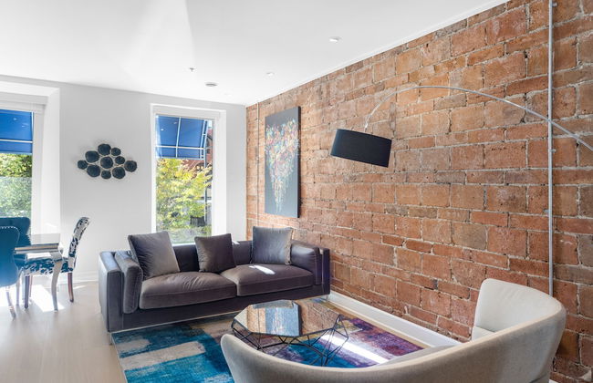 Elegant Suites De La Montagne- Dtwn Mtl - Photo 23