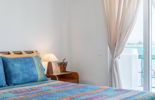 Beachfront Modern Apartment - Photo 16