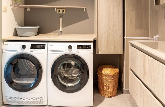 Modern Villa w/ Private Yard - Foto 28