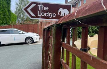The Lodge Oldham - Photo 1