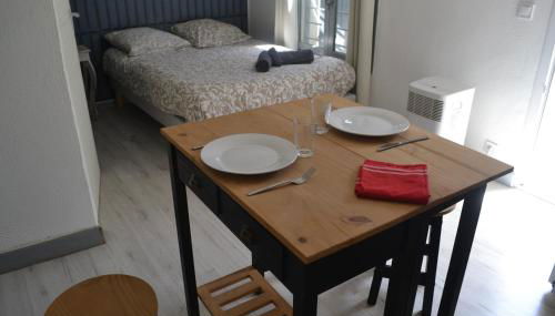 Studio5 proche Quai Rouget - Photo 3