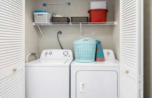 Waterfront Home, Short Walk to Beach, Deck/Balcony - Foto 8