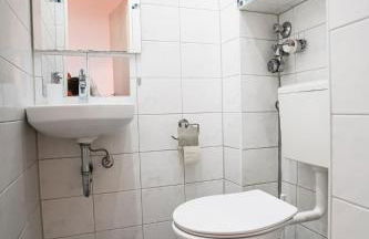 Moderne 3-Zimmer-Ferienwohnung bei Frankfurt - frisch renoviert, zentral gelegen und perfekt für Familien und Business-Trips - Foto 14