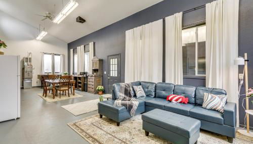 5 Mi to Hillsboro Vintage-Style Home with Fire Pit - Foto 4