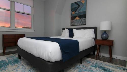 Luxury apartment with gym, steps from commuter rail #4011 - Foto 4