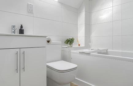 Brand New Luxury Cottage - Garden - Private Parking - Netflix - Coffee Station - Work Desk - Foto 24