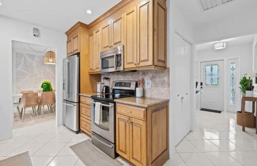 Sunshine Retreat I Waterfront I Pool I Paddle Boards I Bikes - Foto 14