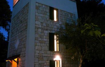 Steinturm mit Dach-Terrasse zwischen Fluß, Meer und Gebirge- Spiti Pirgos - Foto 3