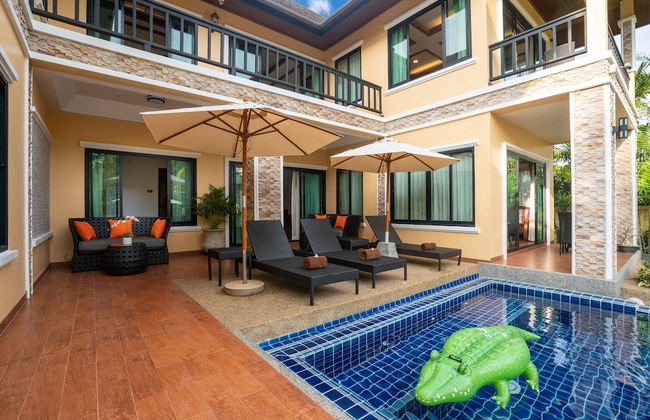 Bright Luxury Villa W Garden Pool & Sauna - Photo 31