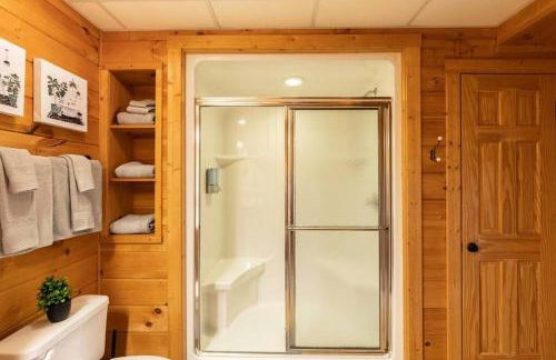 MTN Cabin Sleeps 10 - 5 Mins To Fishing & Camping - Foto 24