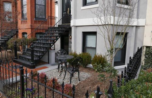 Stunning Logan Circle Apt - With Parking - Photo 20