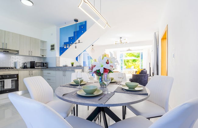 Relaxing 3-bedroom Villa With Pool Rooftop Jacuzzi in a Secluded Setting - Foto 22