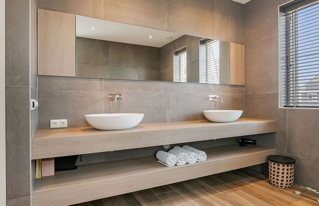 Tasteful Holiday Home in Middelburg With Garden - Photo 14