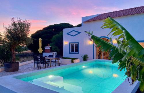 Boutique holiday home "Casa da vida doce" I Private, quiet & stylish I Pool, garden, sea view I For families, friends & couples - Foto 1