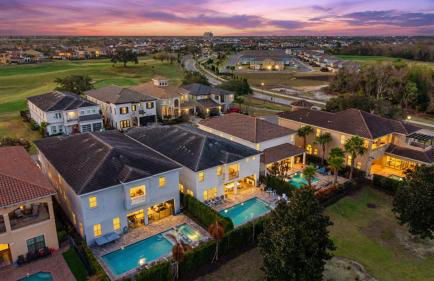 Happiest Home on Earth - Custom Pirate & Nature Bunks 8 King Suites Theater & Pool - Foto 3