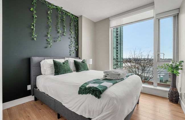 By Stampede Free Parking Banff Pass Wine More - Photo 42