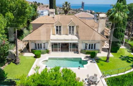 Luxury Sea View Villa with Pool & Terrace REMS - Photo 1