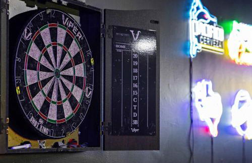 Family Platinum Escape with Heated Pool and Gameroom - Foto 45