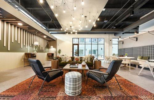 HULU, GYM with Parking Near UPMC, Pitt Uni, Shopping - Foto 1