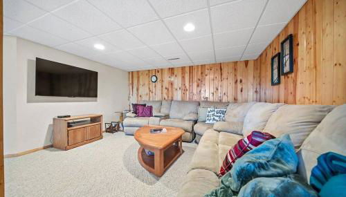 Holliday House - Photo 4