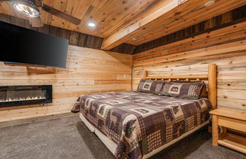 Rustic Retreat, Sleeps 20, Epic Game Room, Hot Tub, 20min to Yellowstone - Foto 5