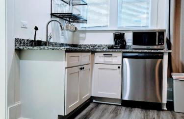 Walk to Duke Campus! 1 Bedroom in Trinity Park! - Photo 5