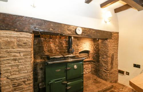 White Haywood Farmhouse - Photo 12