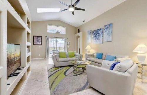 Disney 5 Bed Villa with free Private Pool, Hot Tub, Games in Solana Resort! - Foto 13