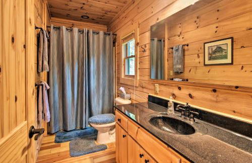 Cabin with BBQ and Games - Walk to Blue Ridge Parkway! - Foto 18