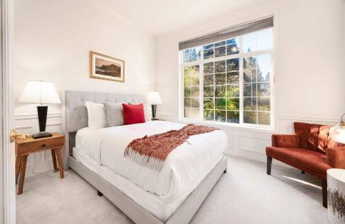 Brier 5BR Retreat w Pool Table Deck Central AC - Foto 21