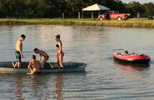 Secluded Group Cabin on Fun Ranch near Gonzales, Texas - Foto 9