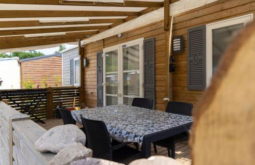 Grand Mobil Home 6 personnes climatisé avec 3 chambres et 2 salles de bains à Munster en Alsace - Foto 9