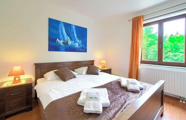 Villa Tara With a Beautiful Heated Pool - Photo 2