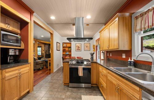 Whispering Pines - Cabin w hot tub - Foto 32