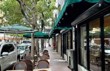 Art-filled Loft 180 Views, Rooftop Pool, Parking - Foto 12