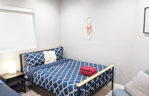 Lucky Charm 4 Bedroom Mid-City Apartment - Photo 45